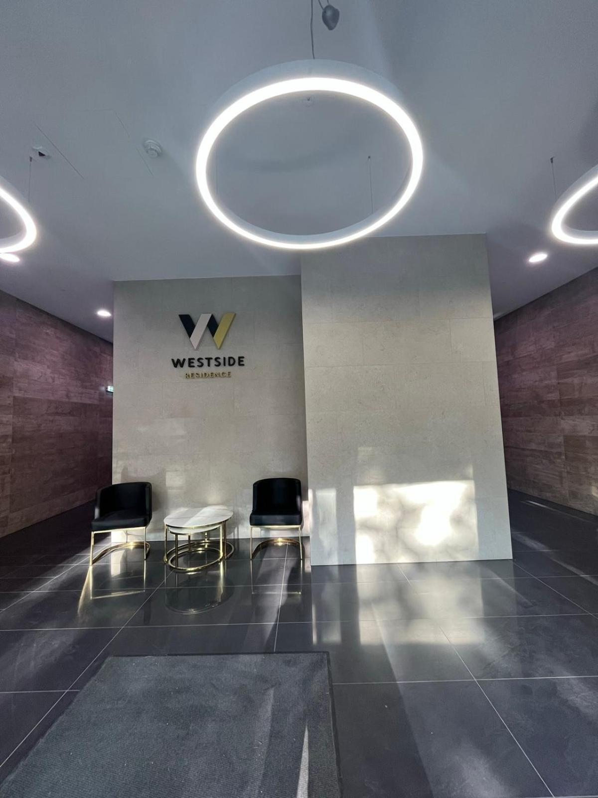 Westside Apartments By Urbanrent Budapest Exterior photo